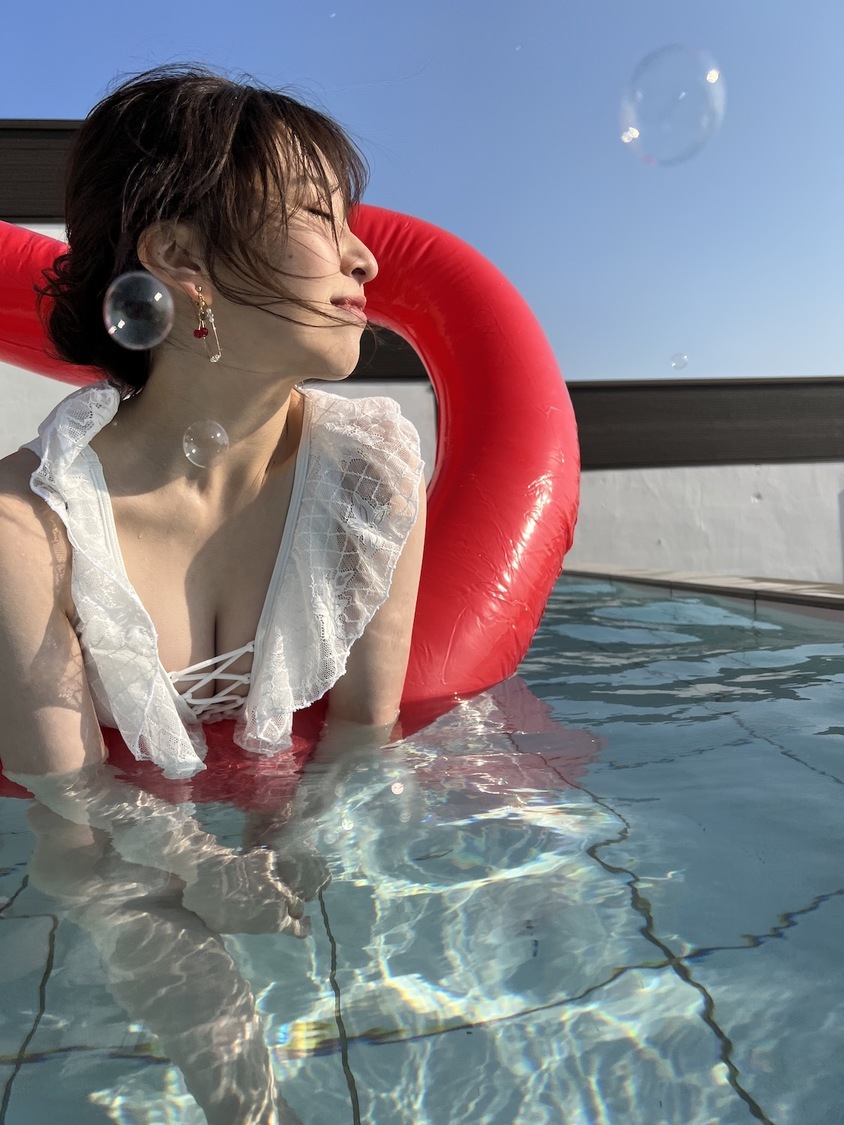 『大人の妄トレ写真集 あんこの間違い探し』より