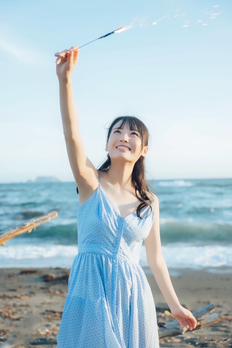 由良ゆら（#よーよーよー）『STRiKE!』アザーカット（撮影：横山マサト／STRiKE！7回表）