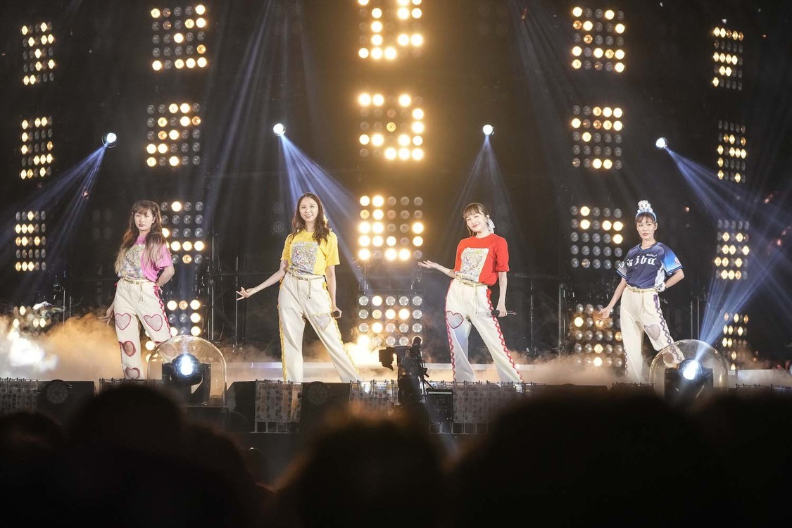 ＜ももクロ夏のバカ騒ぎ2022 -MOMOFEST-＞ベルーナドーム（2022年7月31日）／©キングレコード