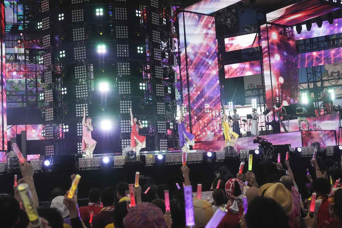 ＜ももクロ夏のバカ騒ぎ2022 -MOMOFEST-＞ベルーナドーム（2022年7月31日）／©キングレコード