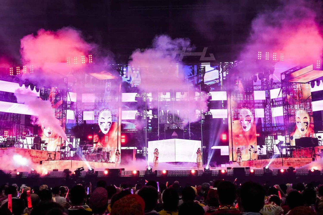 ＜ももクロ夏のバカ騒ぎ2022 -MOMOFEST-＞ベルーナドーム（2022年7月31日）／©キングレコード