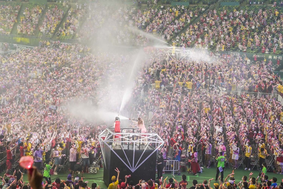 ＜ももクロ夏のバカ騒ぎ2022 -MOMOFEST-＞ベルーナドーム（2022年7月31日）／©キングレコード