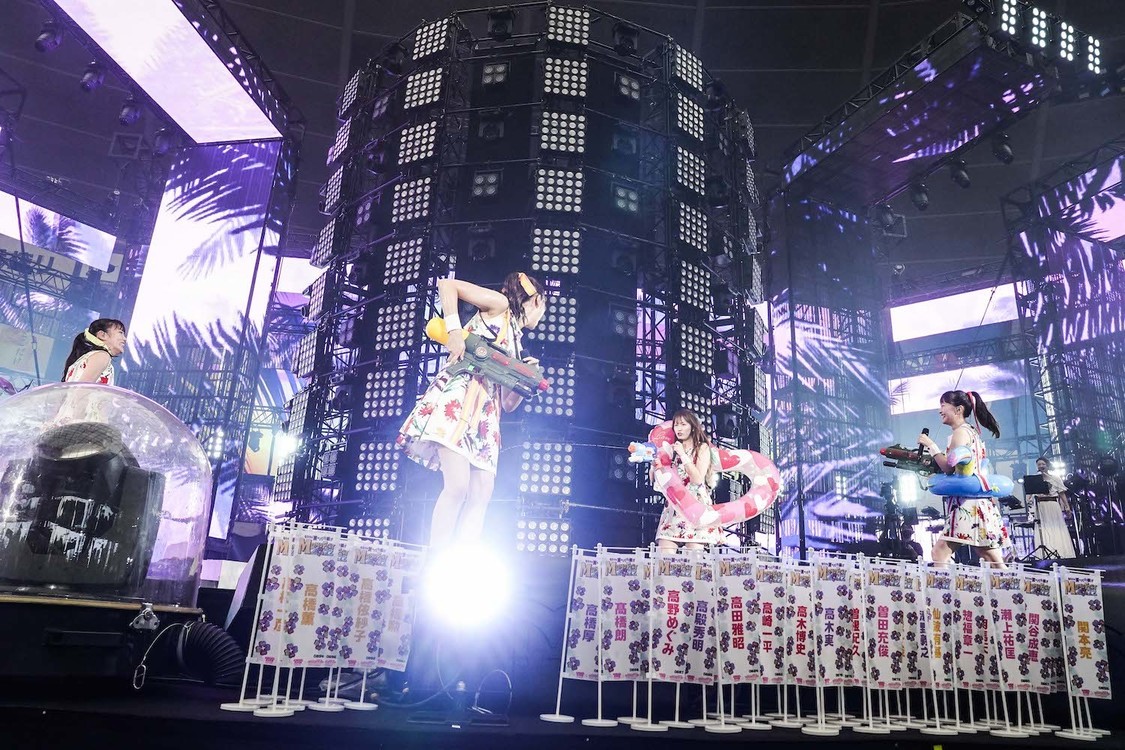 ＜ももクロ夏のバカ騒ぎ2022 -MOMOFEST-＞ベルーナドーム（2022年7月31日）／©キングレコード