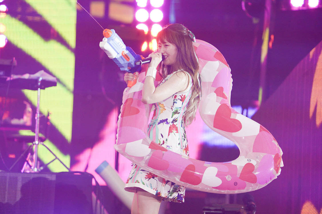 ＜ももクロ夏のバカ騒ぎ2022 -MOMOFEST-＞ベルーナドーム（2022年7月31日）／©キングレコード