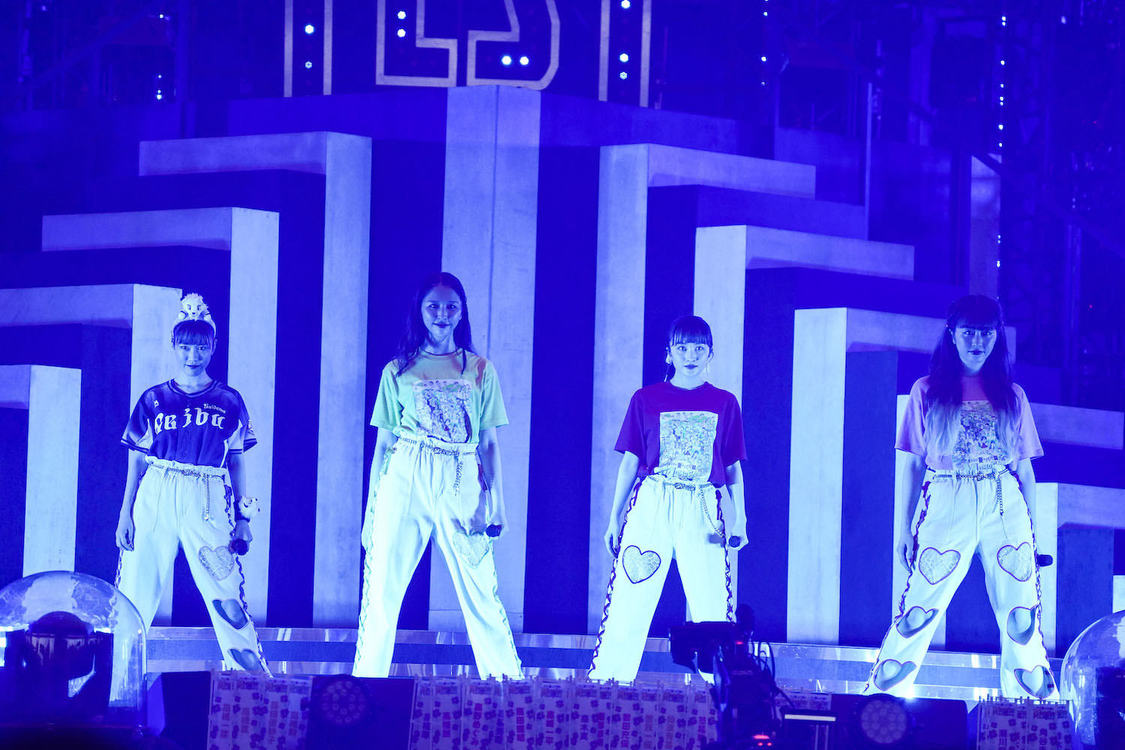 ＜ももクロ夏のバカ騒ぎ2022 -MOMOFEST-＞ベルーナドーム（2022年7月31日）／©キングレコード