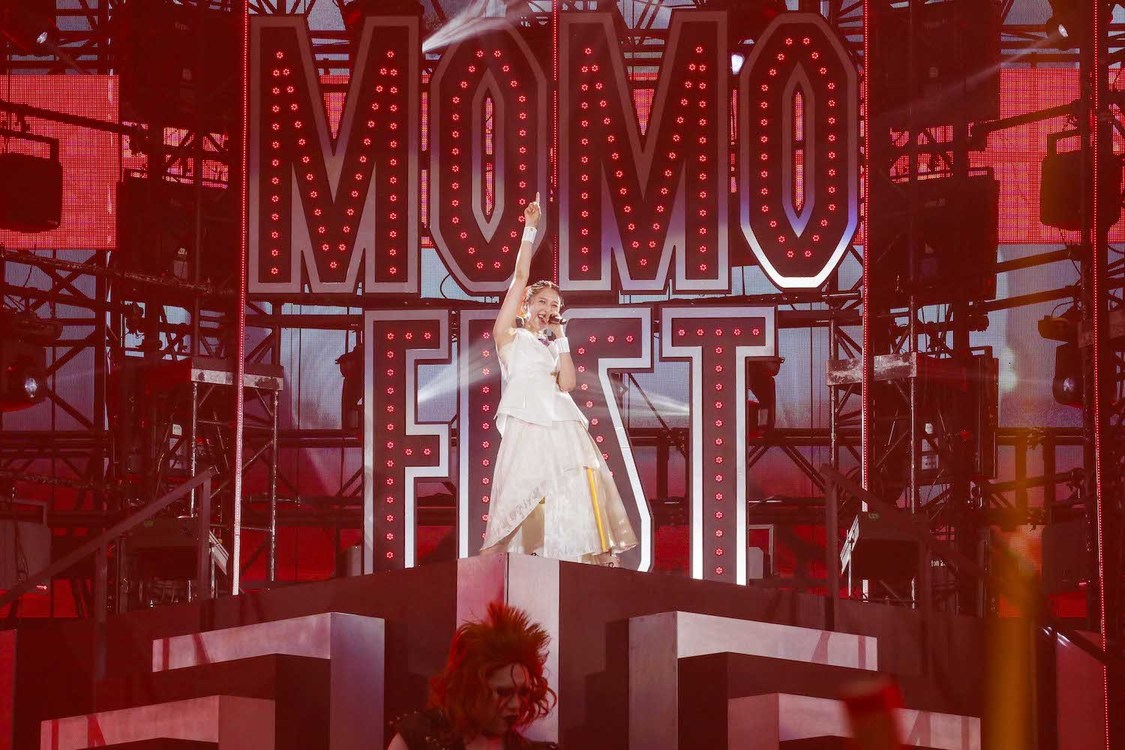 ＜ももクロ夏のバカ騒ぎ2022 -MOMOFEST-＞ベルーナドーム（2022年7月31日）／©キングレコード