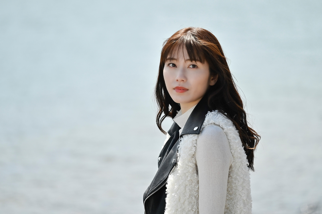 横山由依（辻マリ役）