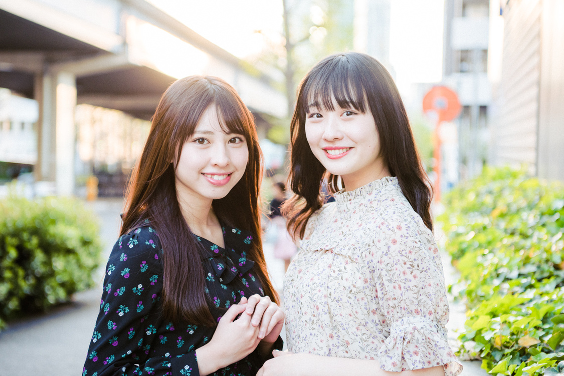 沖口優奈、八木ひなた