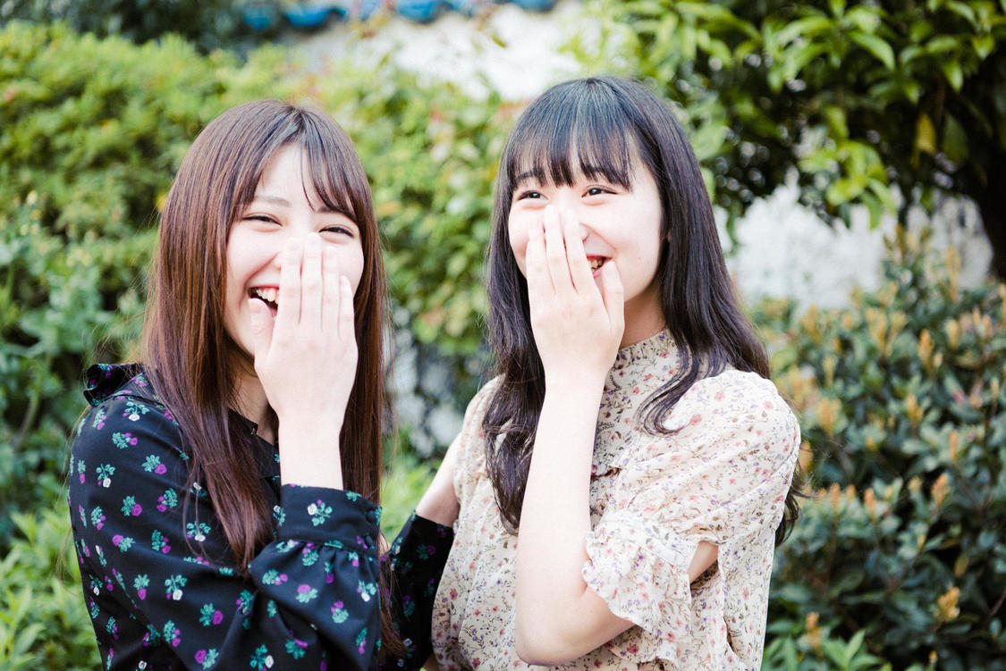 沖口優奈、八木ひなた