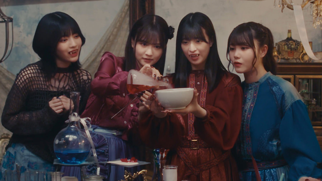 乃木坂46「Under’s Love」MVより