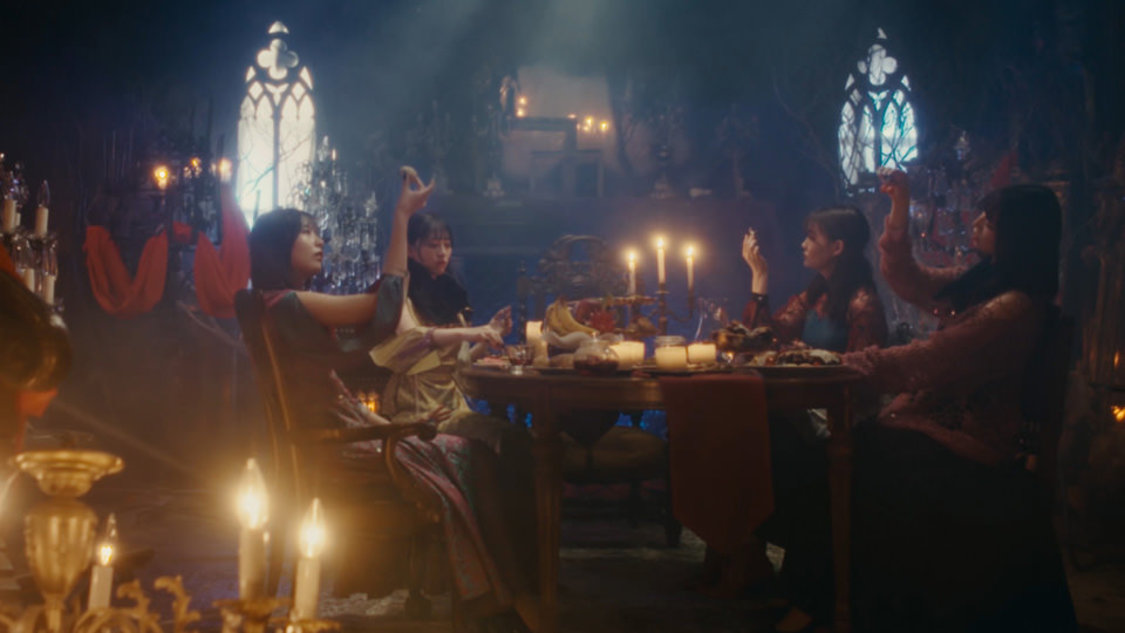 乃木坂46「Under’s Love」MVより