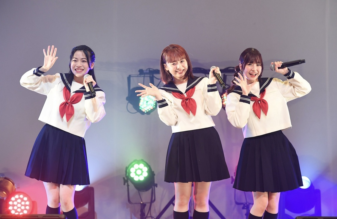 夜公演 〜AKB48チーム8 EAST〜（ⒸAKB48）