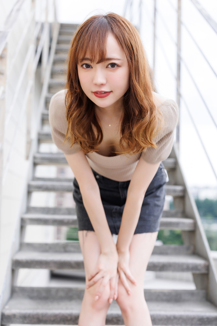 鎌田紘子デジタル写真集『めくりぱんつ』より