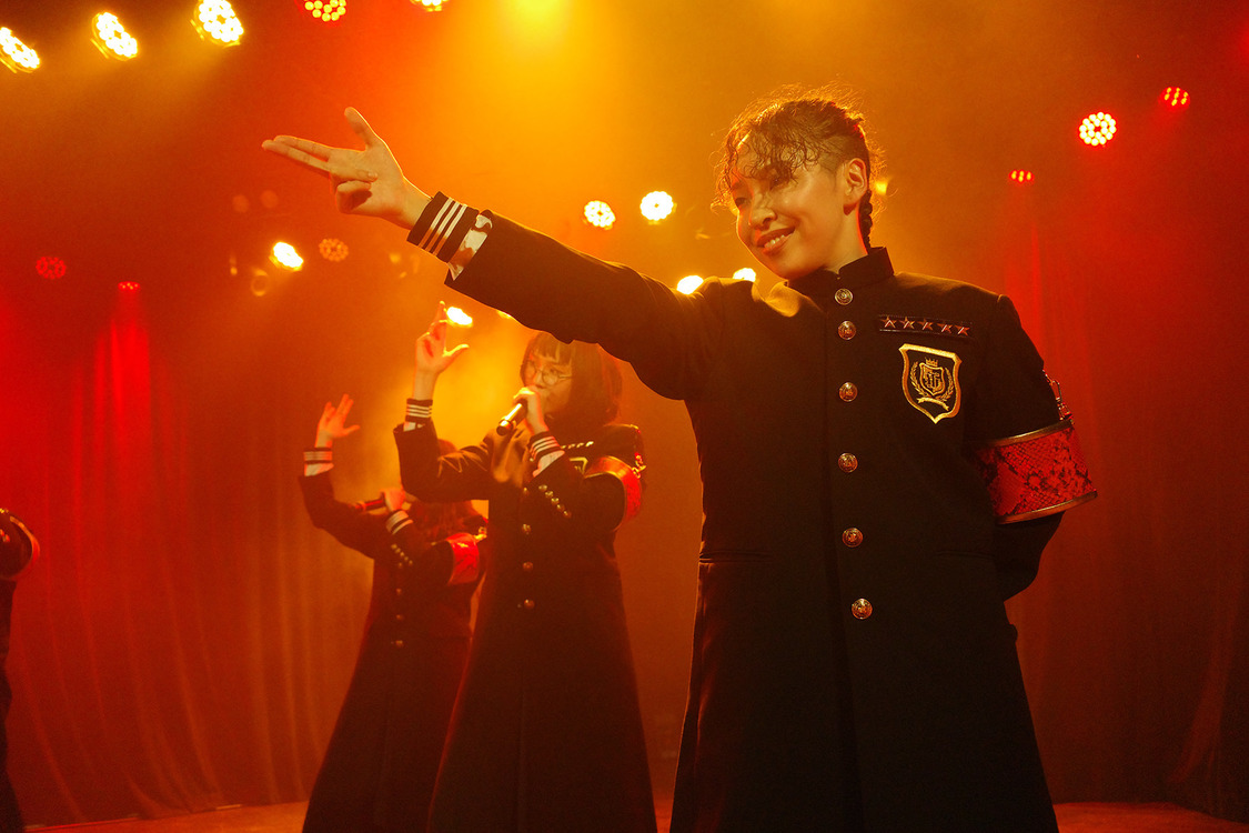 ＜ATARASHII GAKKO ROAD TO HITC＞（撮影：Jill Simpson）