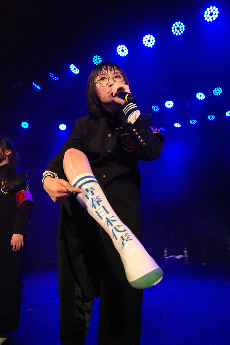 ＜ATARASHII GAKKO ROAD TO HITC＞（撮影：Jill Simpson）