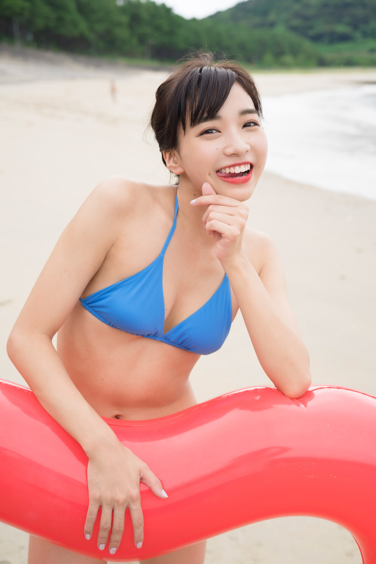 坂ノ上茜1st写真集『あかねいろ』デジタル版より（（C）光文社／週刊FLASH　撮影：矢西誠二）