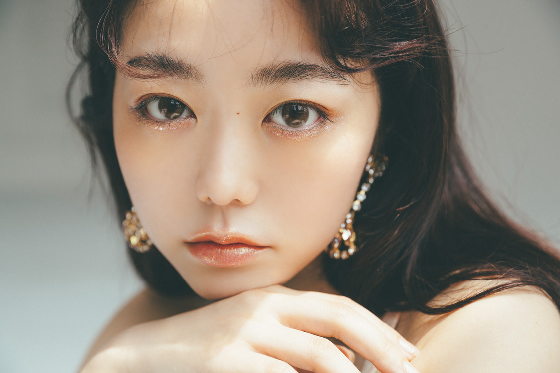 峯岸みなみ『短所ネガティブ長所ネガティブ』より