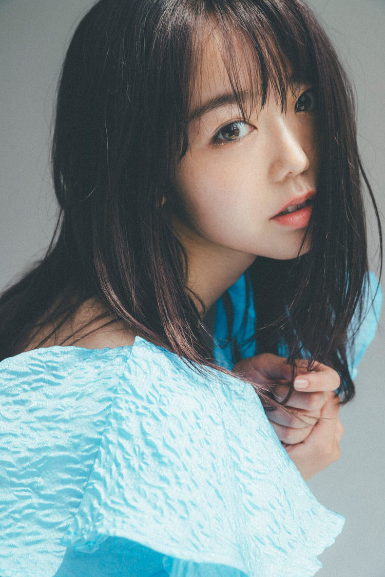 峯岸みなみ『短所ネガティブ長所ネガティブ』より