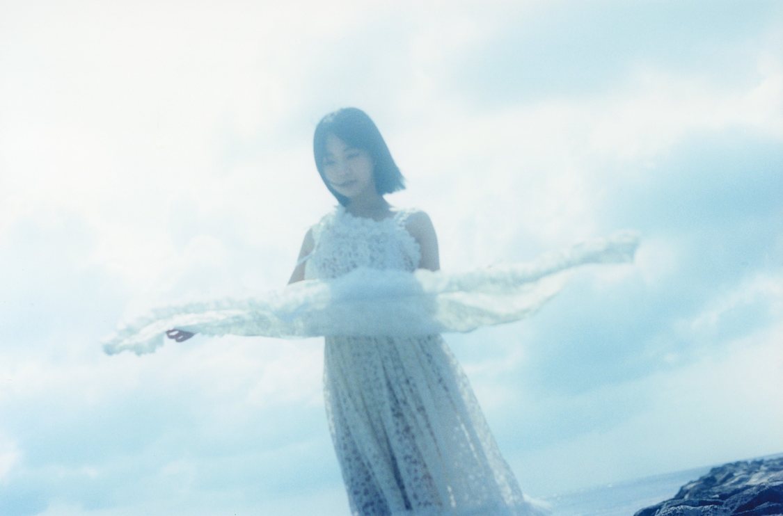 戸田真琴×飯田エリカ写真集『神画』より