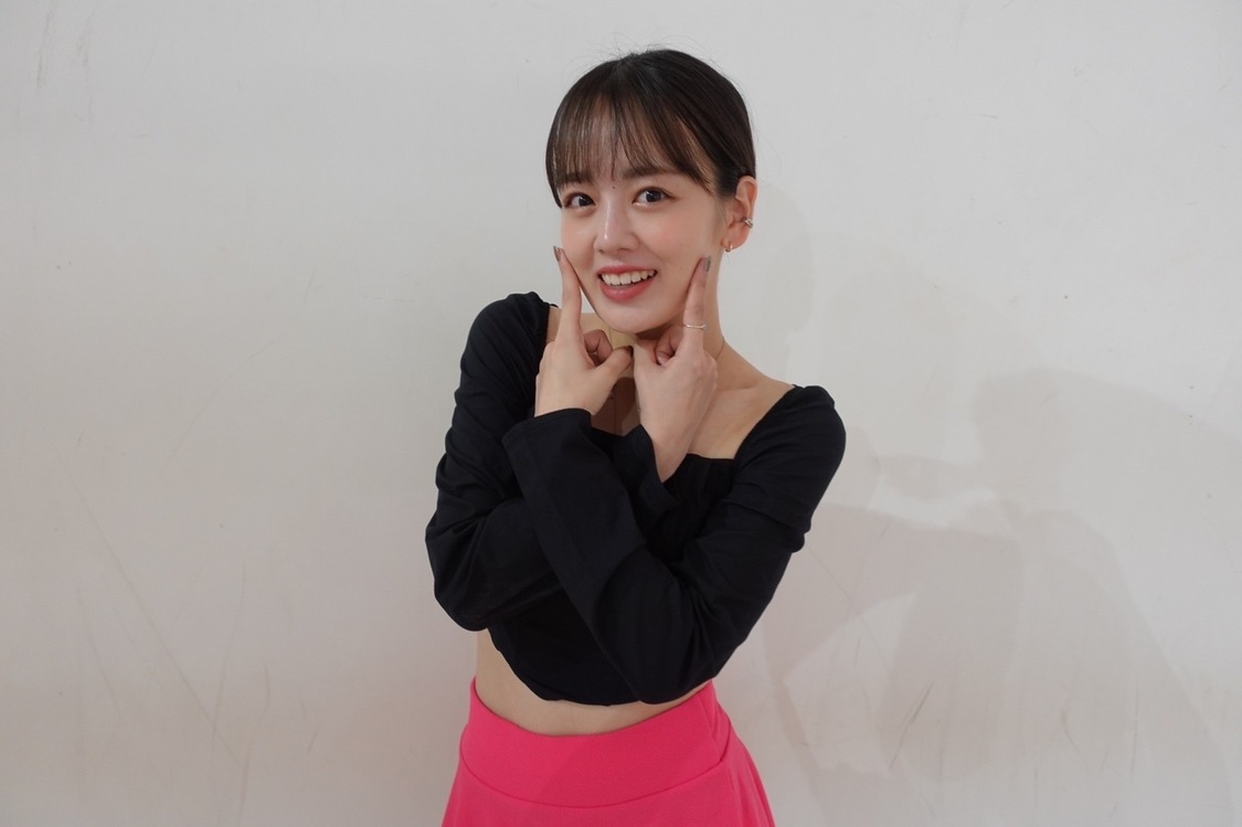  「【踊ってみた】NAYEON/POP!／伊原六花」オフショット