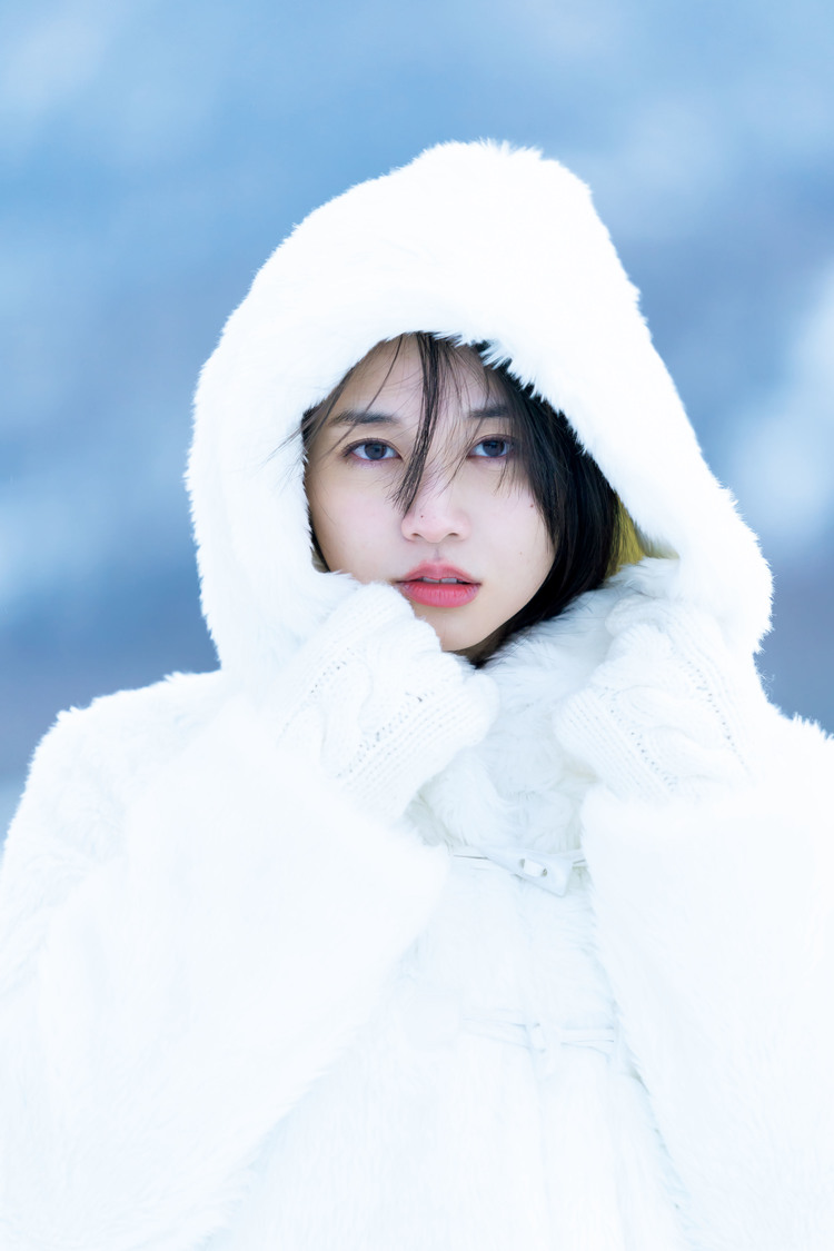 『牧野真莉愛全集 2018-2022』掲載カット 20歳