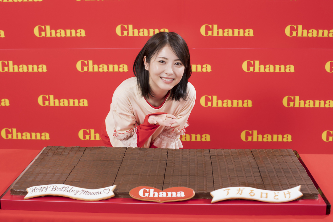 ロッテ ガーナミルクチョコレート新TV-CM「アガる口どけ」篇 撮影現場写真より