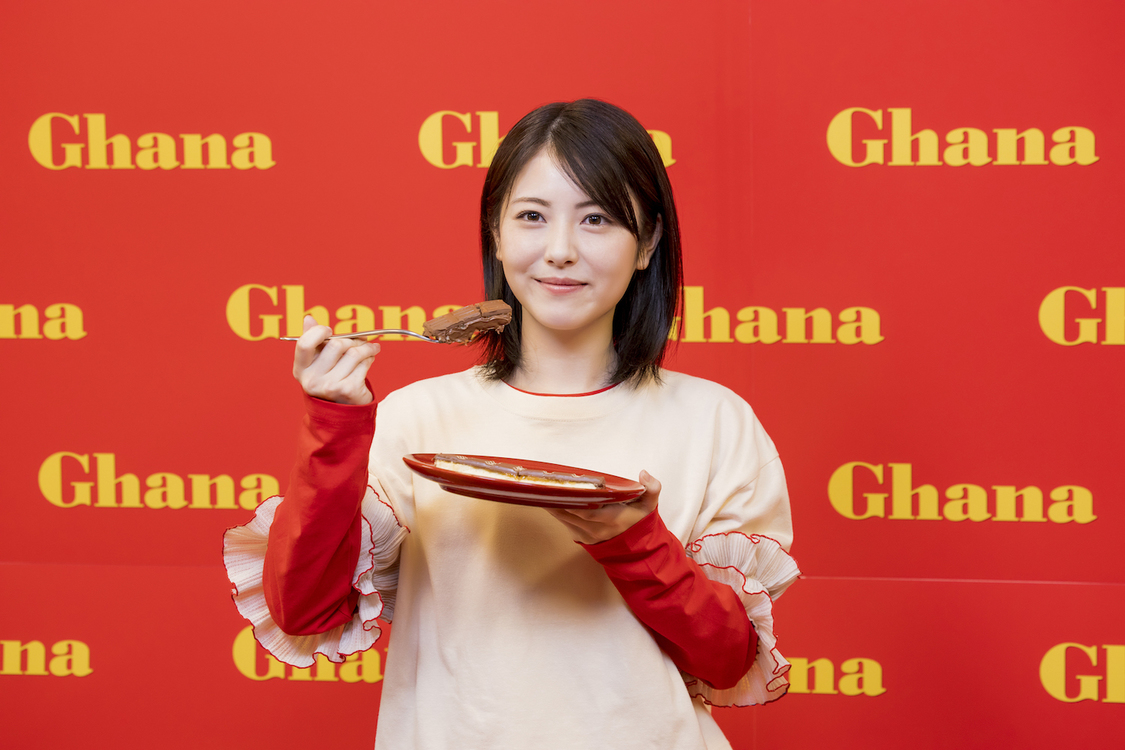 ロッテ ガーナミルクチョコレート 新TV-CM「アガる口どけ」篇より場面写真＆撮影現場写真