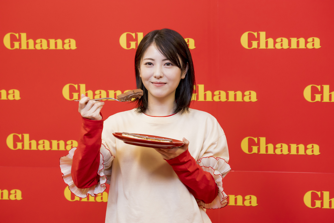 ロッテ ガーナミルクチョコレート 新TV-CM「アガる口どけ」篇より場面写真＆撮影現場写真