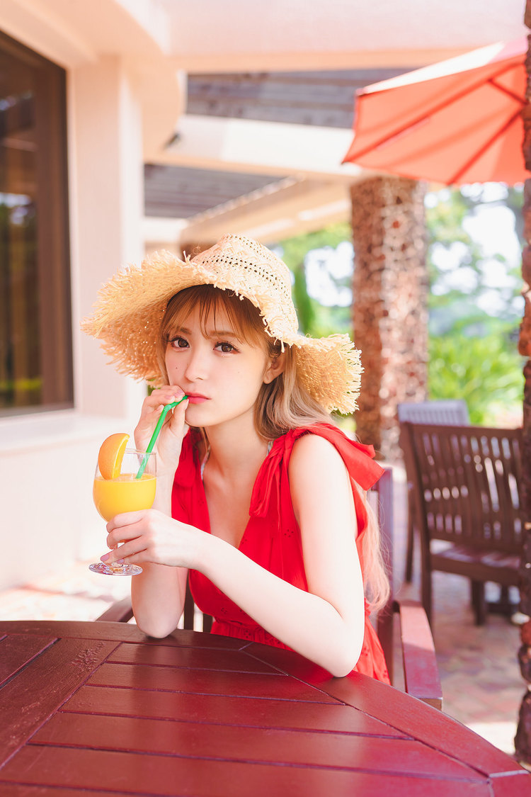 『聖菜1st写真集 anela』先行カット第1弾（(C)KADOKAWA 　(C)Lovers    PHOTO/MAKINO SHOTA）