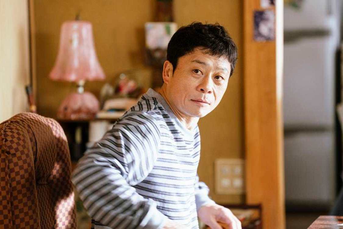 三宅弘城（©2022「そばかす」製作委員会）