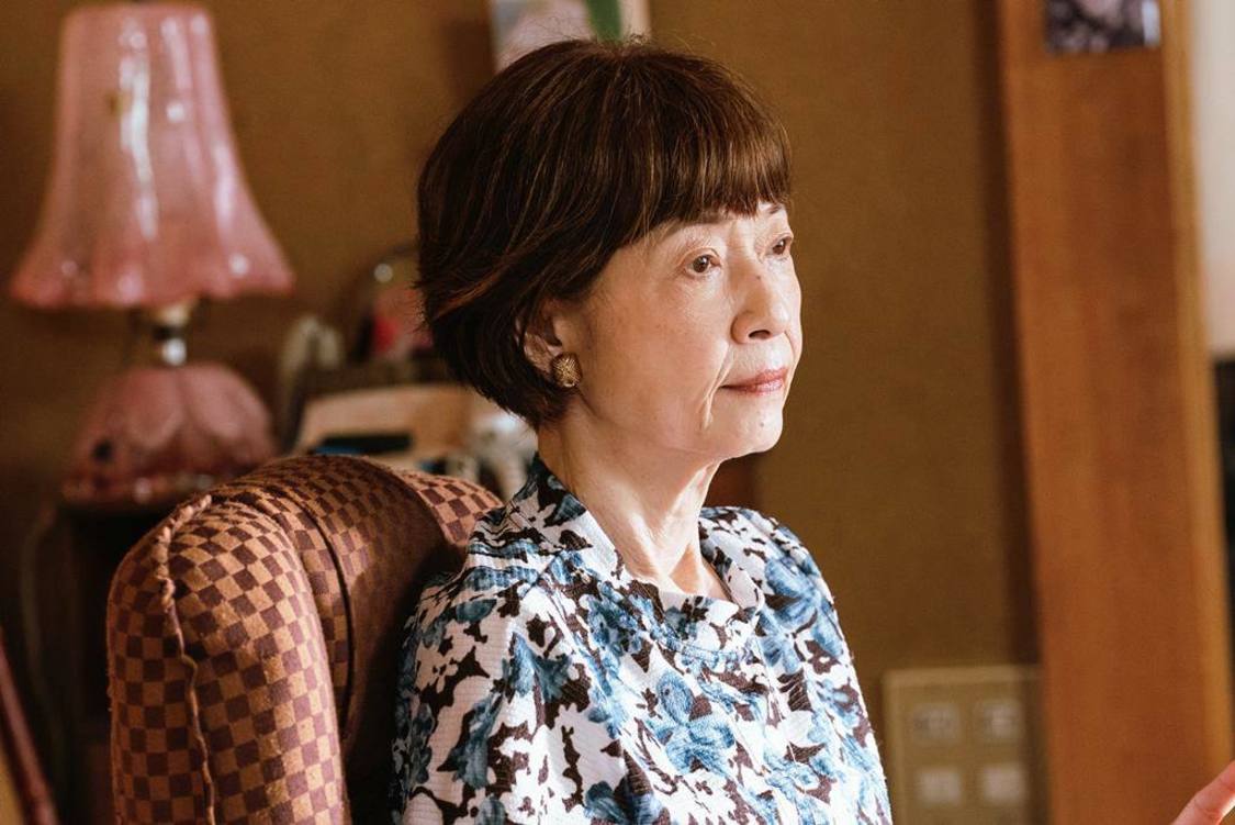 田島令子（©2022「そばかす」製作委員会）