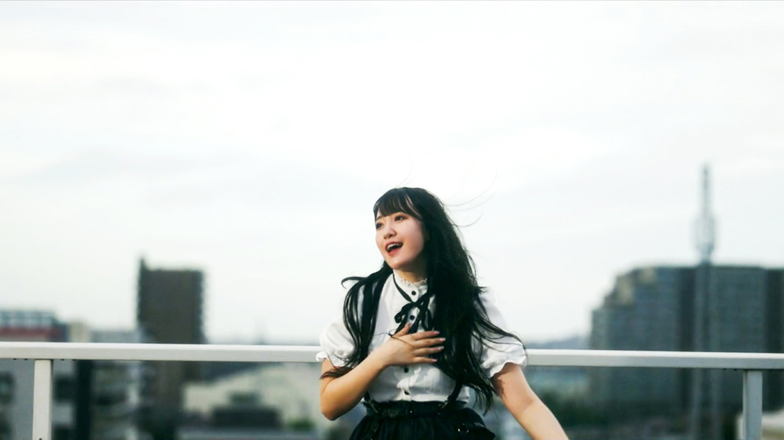 上月せれな「WINNING ROAD」MVより