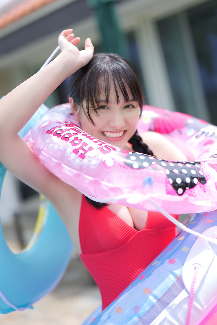 新谷真由ファースト写真集『タイトル未定』（仮）／（C）藤本和典（秋田書店）2022