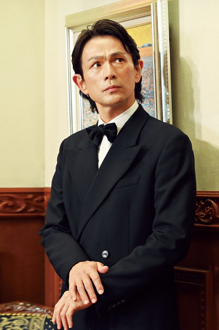 江口洋介演じる萬敬太郎（©2022「七人の秘書 THE MOVIE」製作委員会）