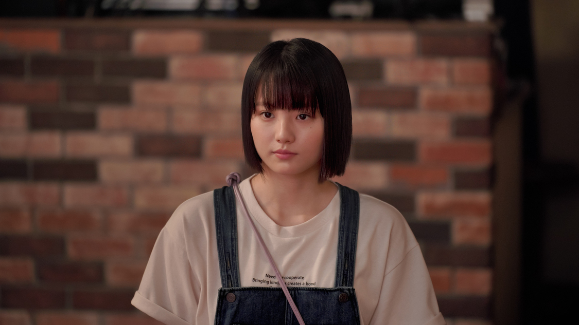 玲奈役：片田陽依（©平尾アウリ・徳間書店／「推しが武道館いってくれたら死ぬ」製作委員会・ABC）