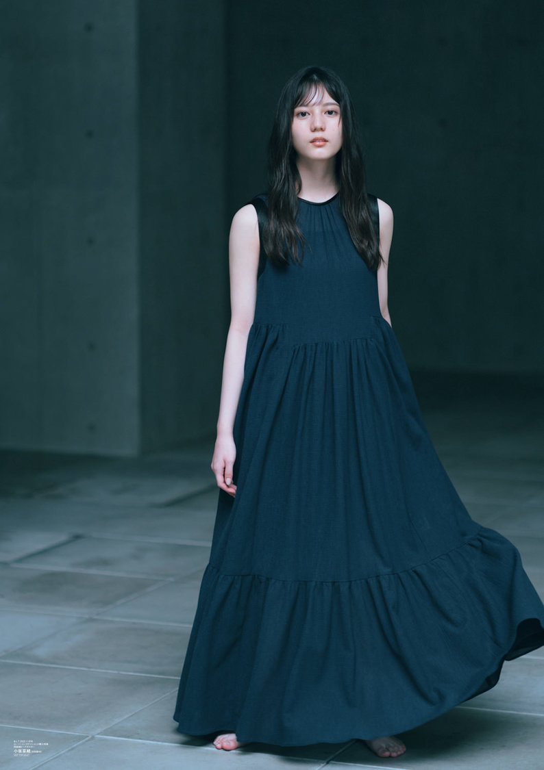 『B.L.T.2022年11月号』ローソンエンタテインメント購入特典：小坂菜緒（日向坂46）両面ポスター（表）