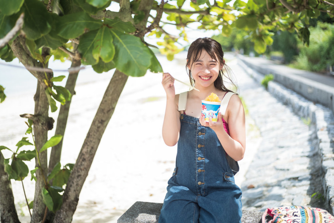 柚来しいな1st写真集『タイトル未定』（（C）藤本和典 （C）玄光社）