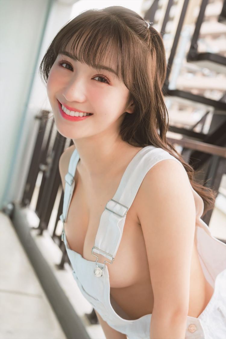 『伊藤愛真 1st写真集 soleil－ソレイユ－』先行カット第3弾（ⒸKADOKAWA／ⒸTWIN PLANET／撮影：MAKINO SHOTA）