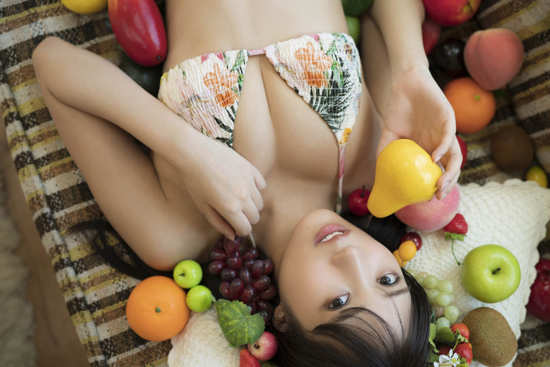 横野すみれ『漫画アクション』アザーカット（(C)カノウリョウマ／漫画アクション）