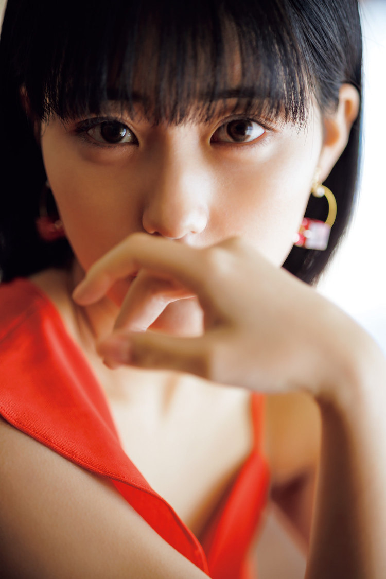 田中美久『旬撮GIRL Vol.12』（撮影：鈴木ゴータ／ヘアメイク：萩村千紗子／スタイリング：moco／衣装協力：fruits de mer）