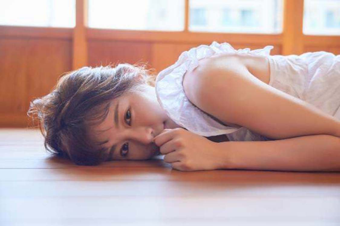 YURI 1st写真集『與你‧YURI：陳怡叡的南島寫真』