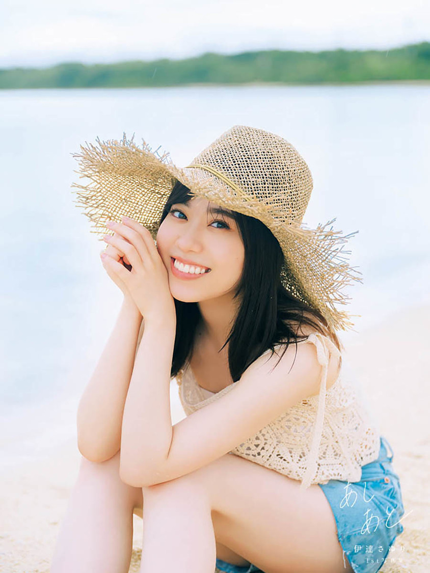 『伊達さゆり 1st写真集 あしあと』掲載カット（撮影：藤原宏）