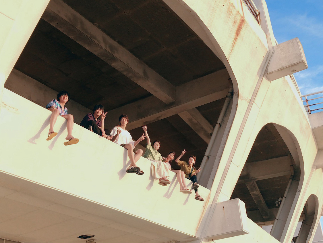 映画『カラダ探し』オフショット（©2022『カラダ探し』製作委員会）