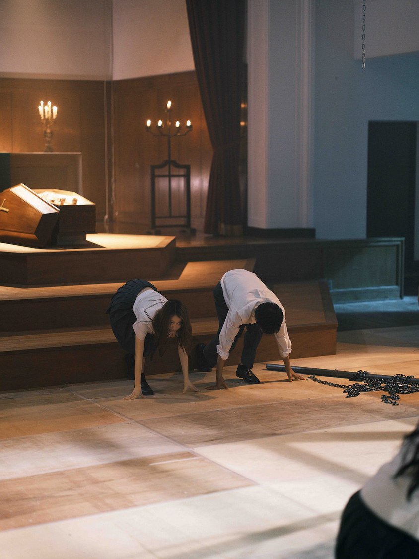 映画『カラダ探し』オフショット（©2022『カラダ探し』製作委員会）