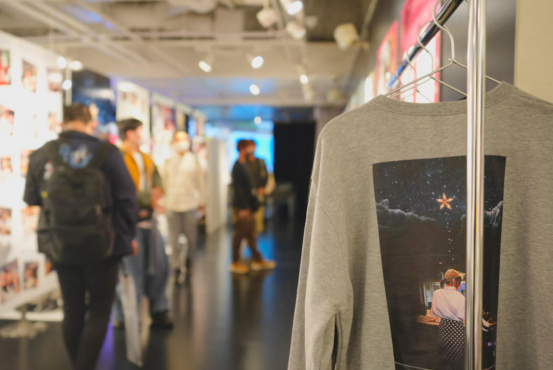 ＜＃きゅるん 伊織もえ展 ～表紙＆もえちゅ放送ダブル100回記念～＞