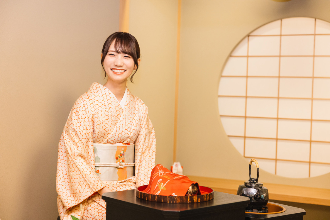 お茶会を終えて、緊張が解けた安堵の表情を見せる江嶋綾恵梨