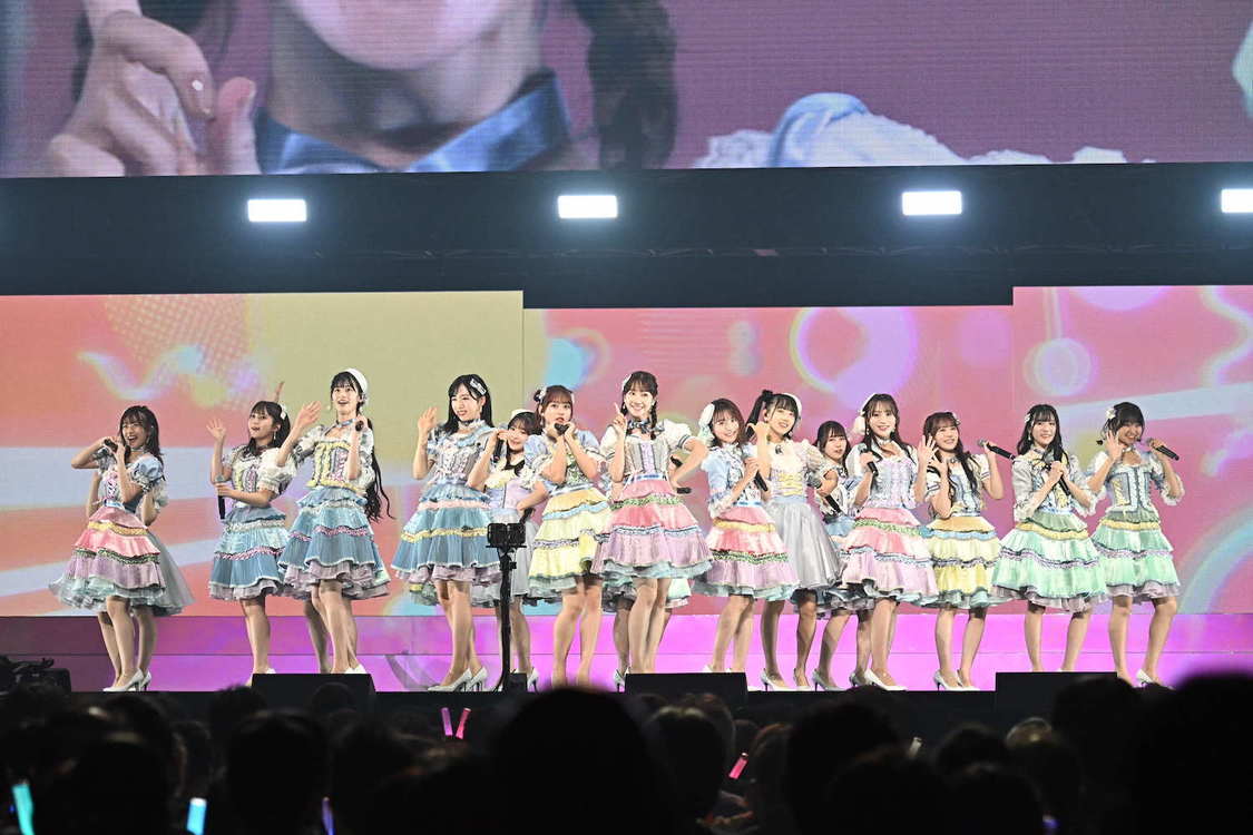 AKB48＜MX 祭り！AKB48 60th Single「久しぶりのリップグロス」発売記念コンサート in 武道館 2022 〜リベンジ！カップリングリクエストアワーベスト30〜＞日本武道館（2022年10月8日）／(C)AKB48