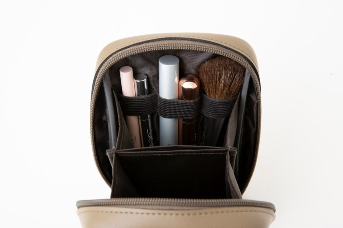 『philme 1st anniversary book』スクエアポーチ