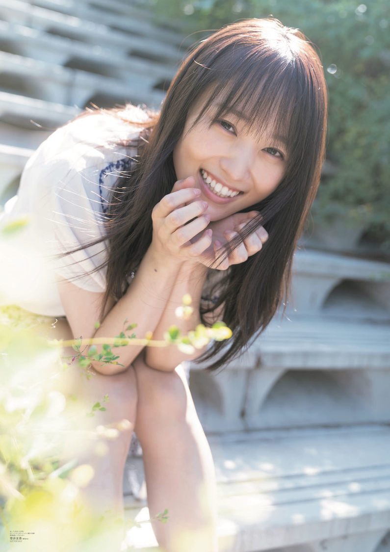 『B.L.T.2022年12月号』ローソンエンタテインメント購入特典：菅井友香（櫻坂46）両面ポスター（表）