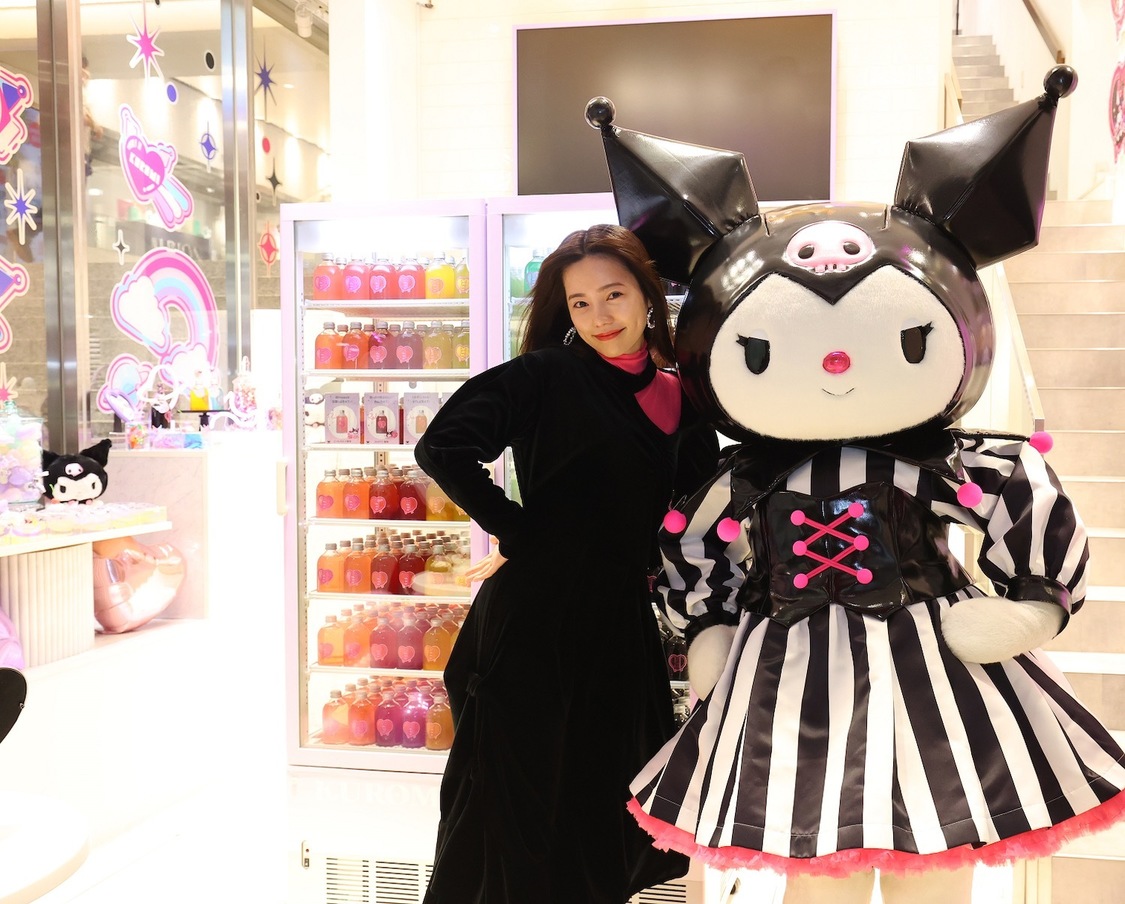 1F店内で記念ショット